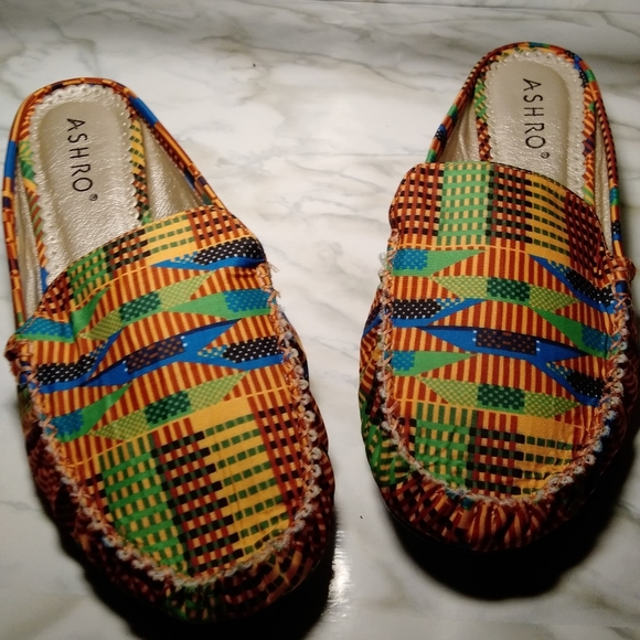 Shoes - Picture 2 of 6